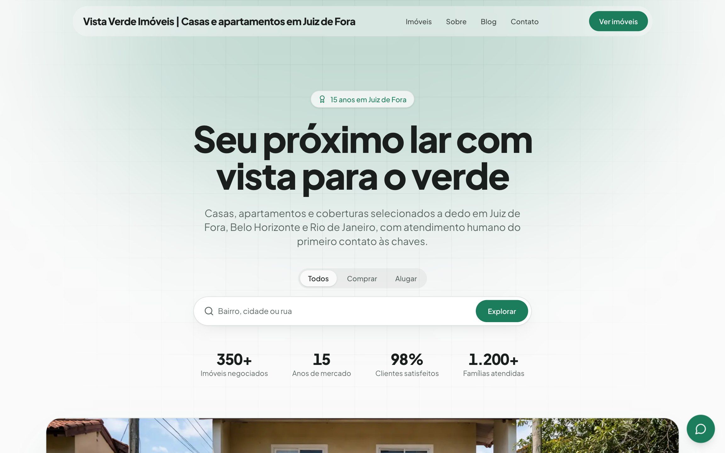Site da imobiliária criado na Habitar: página inicial com busca e imóveis em destaque